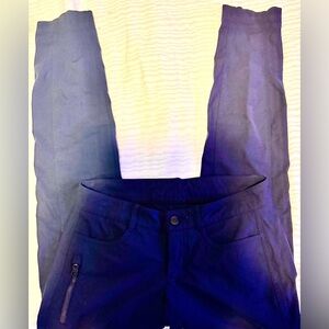 Lululemon Women’s. Blue Hiking Pants size 4/6